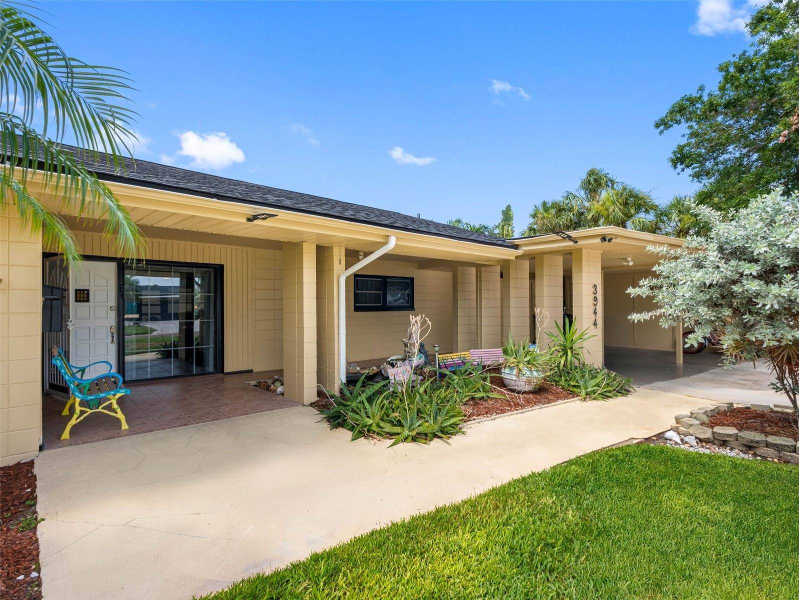 St Petersburg, FL 33711,3944 49TH AVE S
