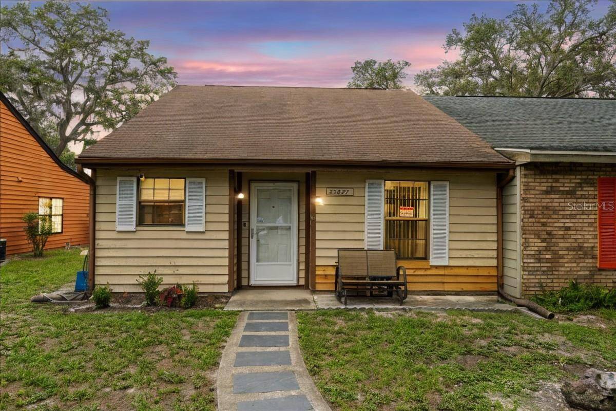 Dade City, FL 33523,35077 WHISPERING OAKS BLVD