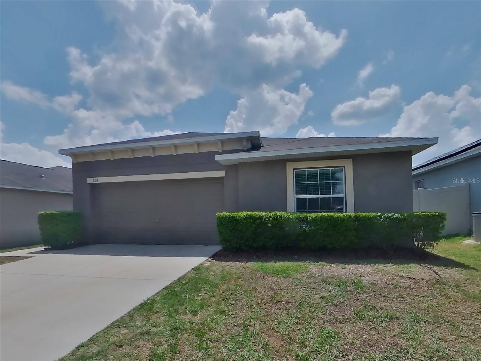 Dover, FL 33527,209 ARCHCLIFFE POINT PL