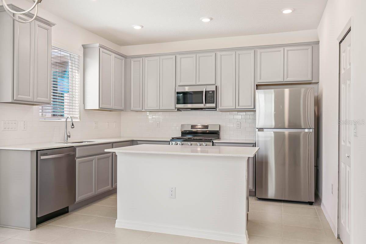 Lithia, FL 33547,5806 SPOTTED HARRIER WAY