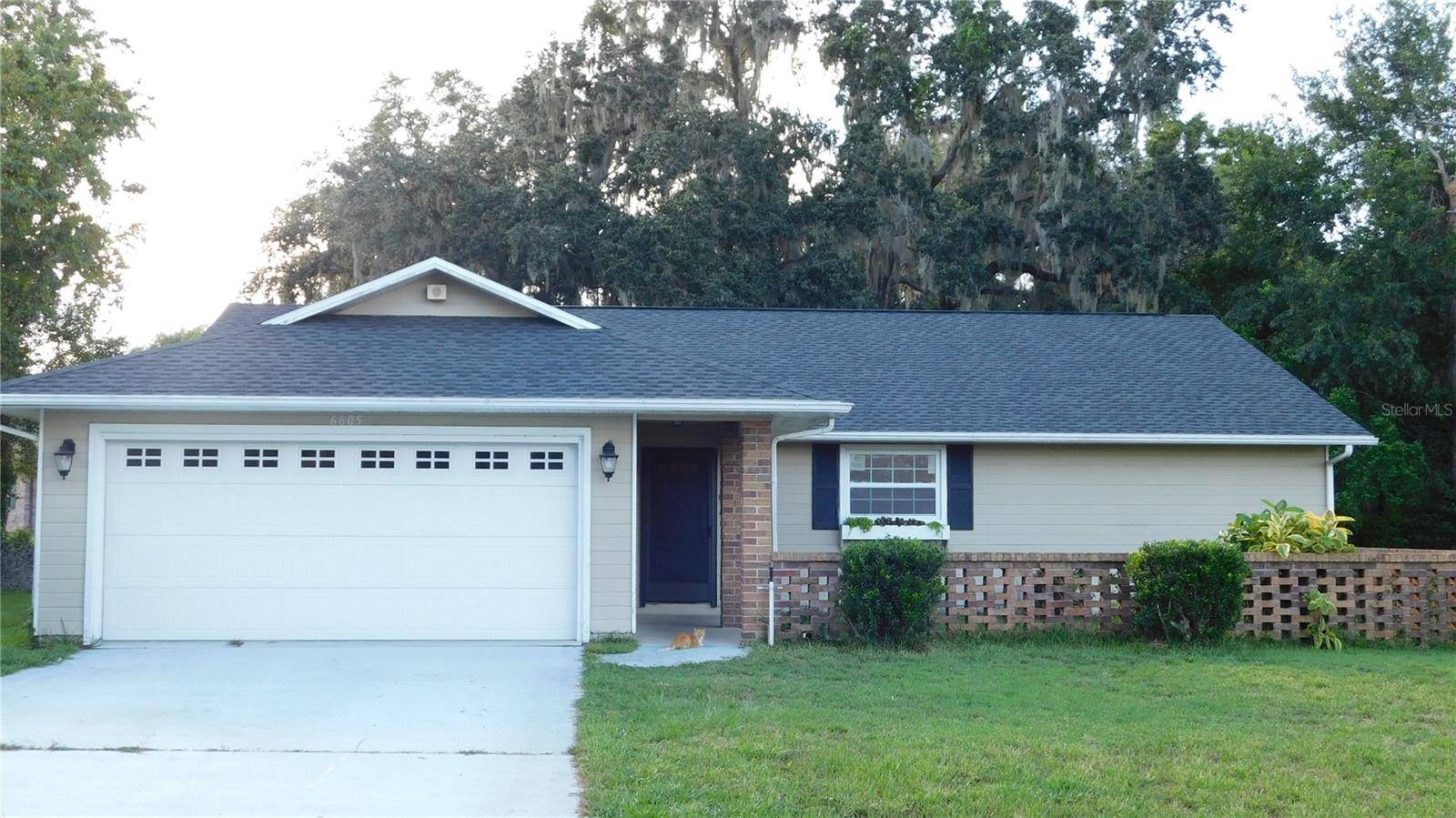 Zephyrhills, FL 33542,6605 FOXMOOR DR