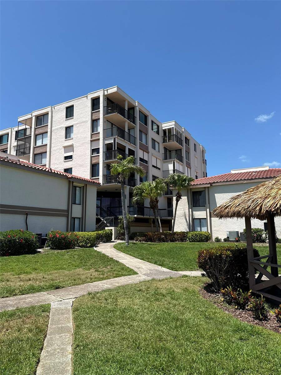 St Petersburg, FL 33715,6218 PALMA DEL MAR #303