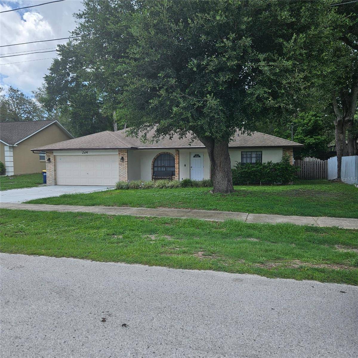 Minneola, FL 34715,204 MADISON ST