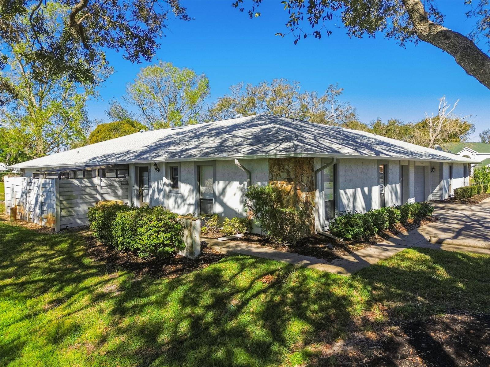 Land O Lakes, FL 34639,23325 CLUB VILLAS DR #2