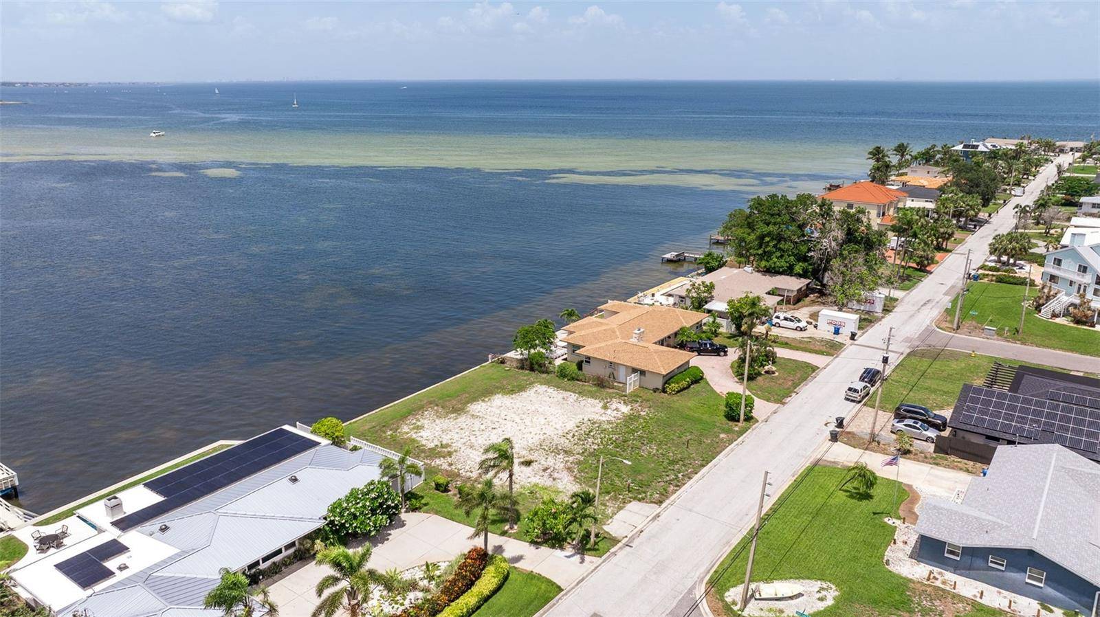 St Petersburg, FL 33705,353 22ND AVE SE