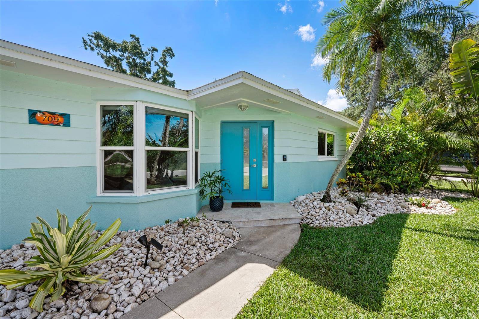 Dunedin, FL 34698,709 PINEWOOD DR