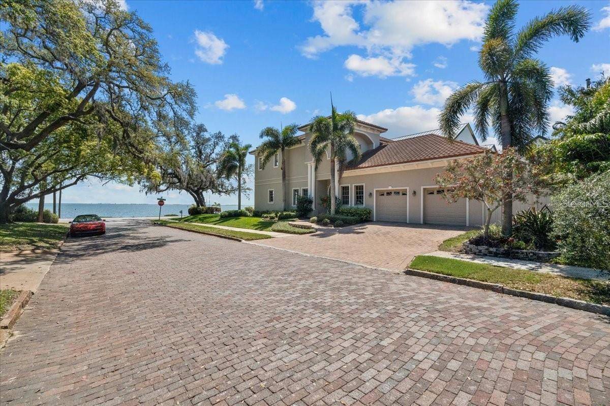 Safety Harbor, FL 34695,827 N BAYSHORE DR