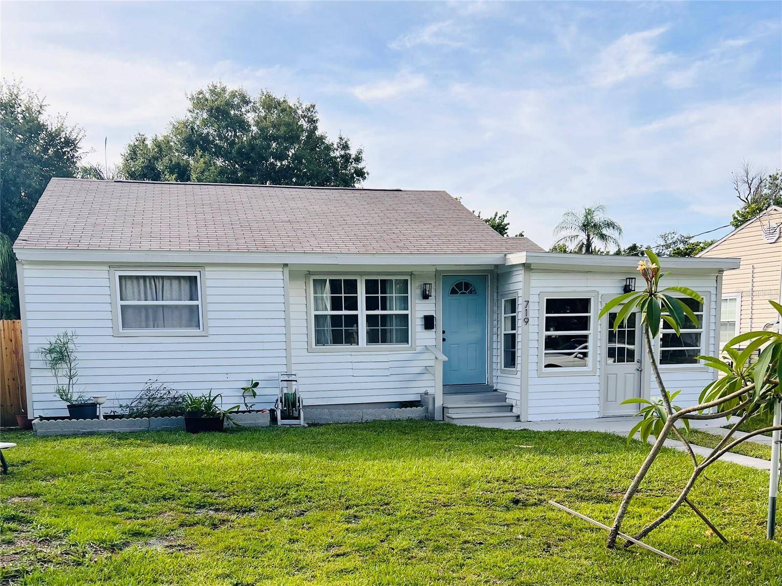 St Petersburg, FL 33703,719 40TH AVE N