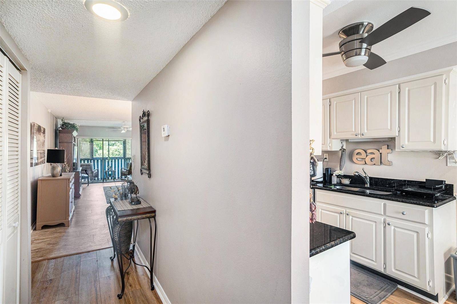 Clearwater, FL 33760,2800 COVE CAY DR #4F