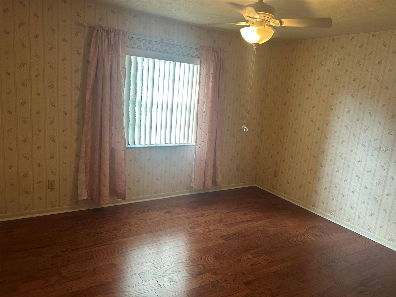 Valrico, FL 33596,1813 LAUREL OAK DR