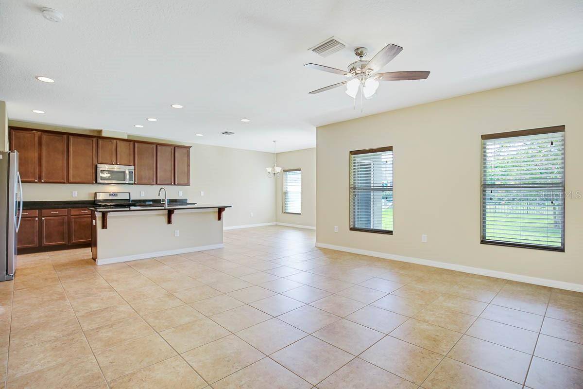 Lithia, FL 33547,16008 PERSIMMON GROVE DR