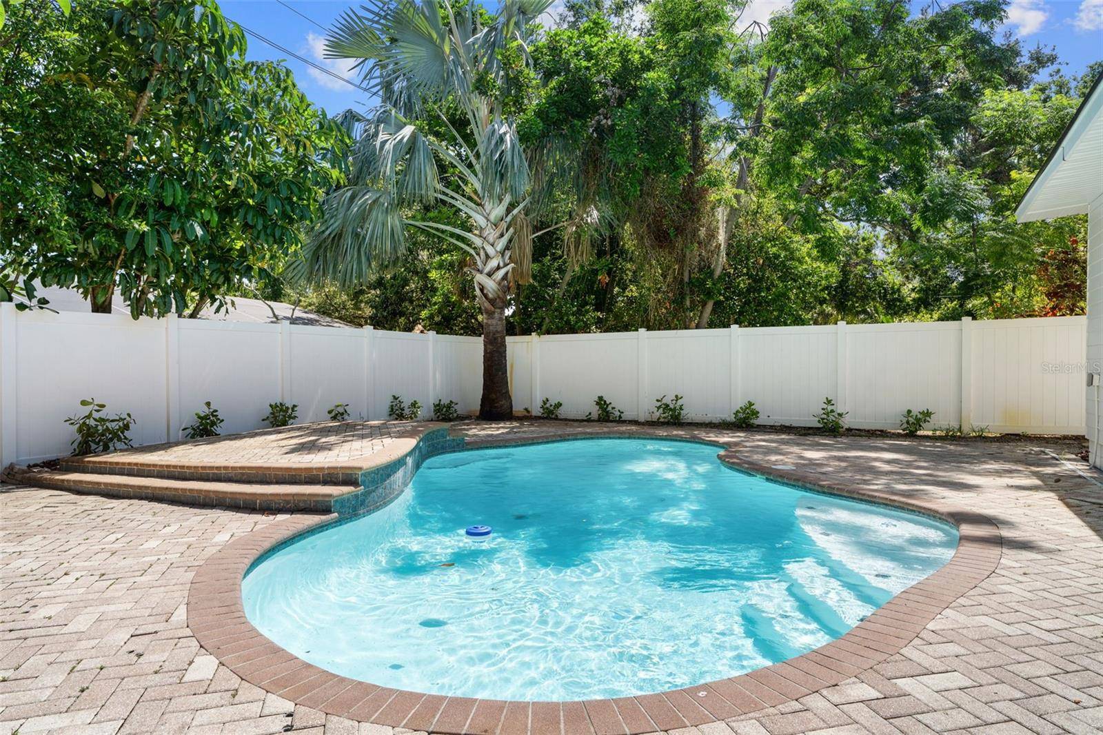 St Petersburg, FL 33705,521 51ST AVE S