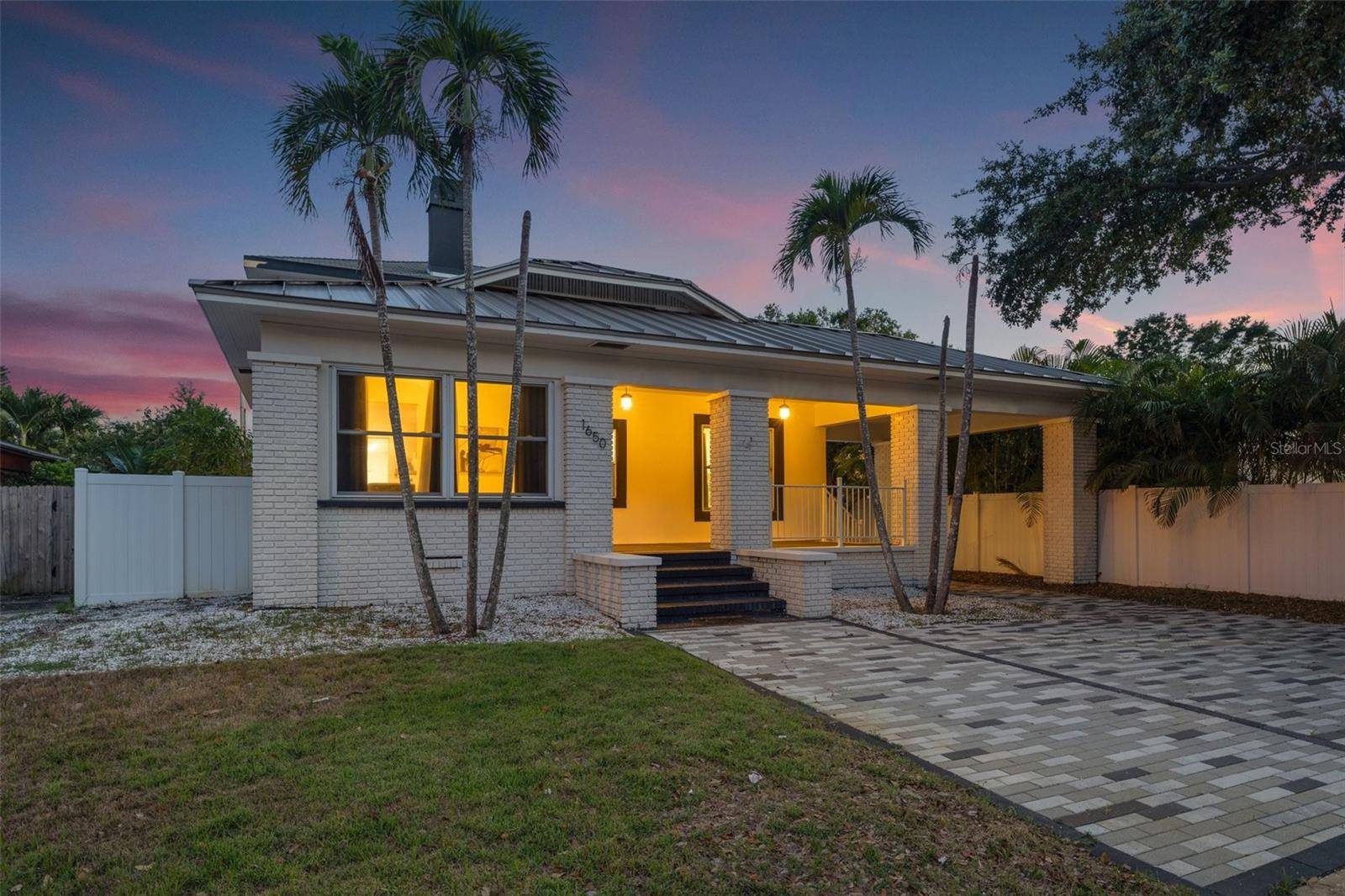 St Petersburg, FL 33713,1650 22ND AVE N