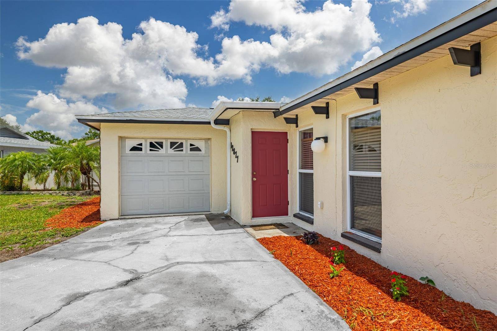 Largo, FL 33774,12877 PALM DR