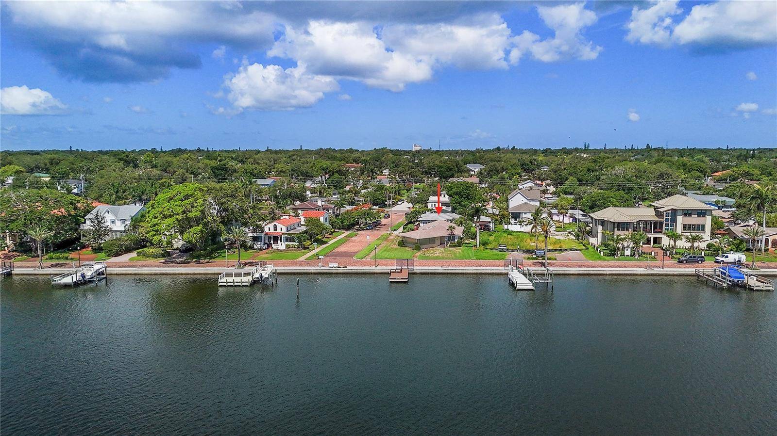 St Petersburg, FL 33704,2800 COFFEE POT BLVD NE