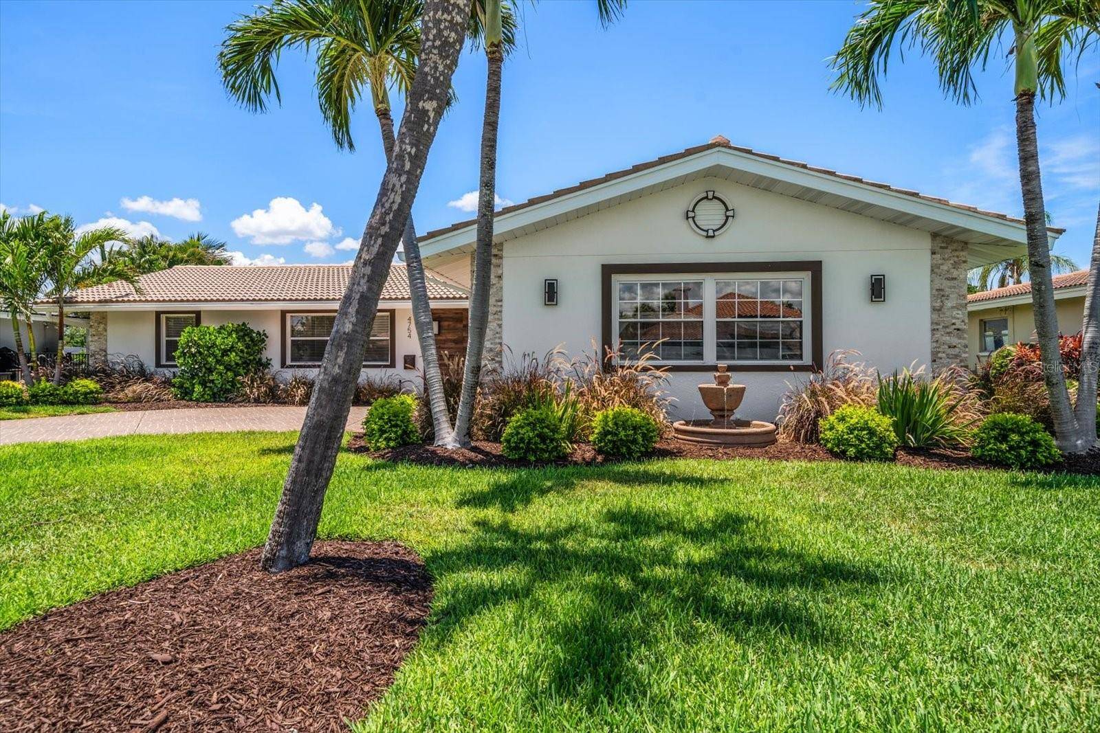 St Petersburg, FL 33703,4754 OVERLOOK DR NE