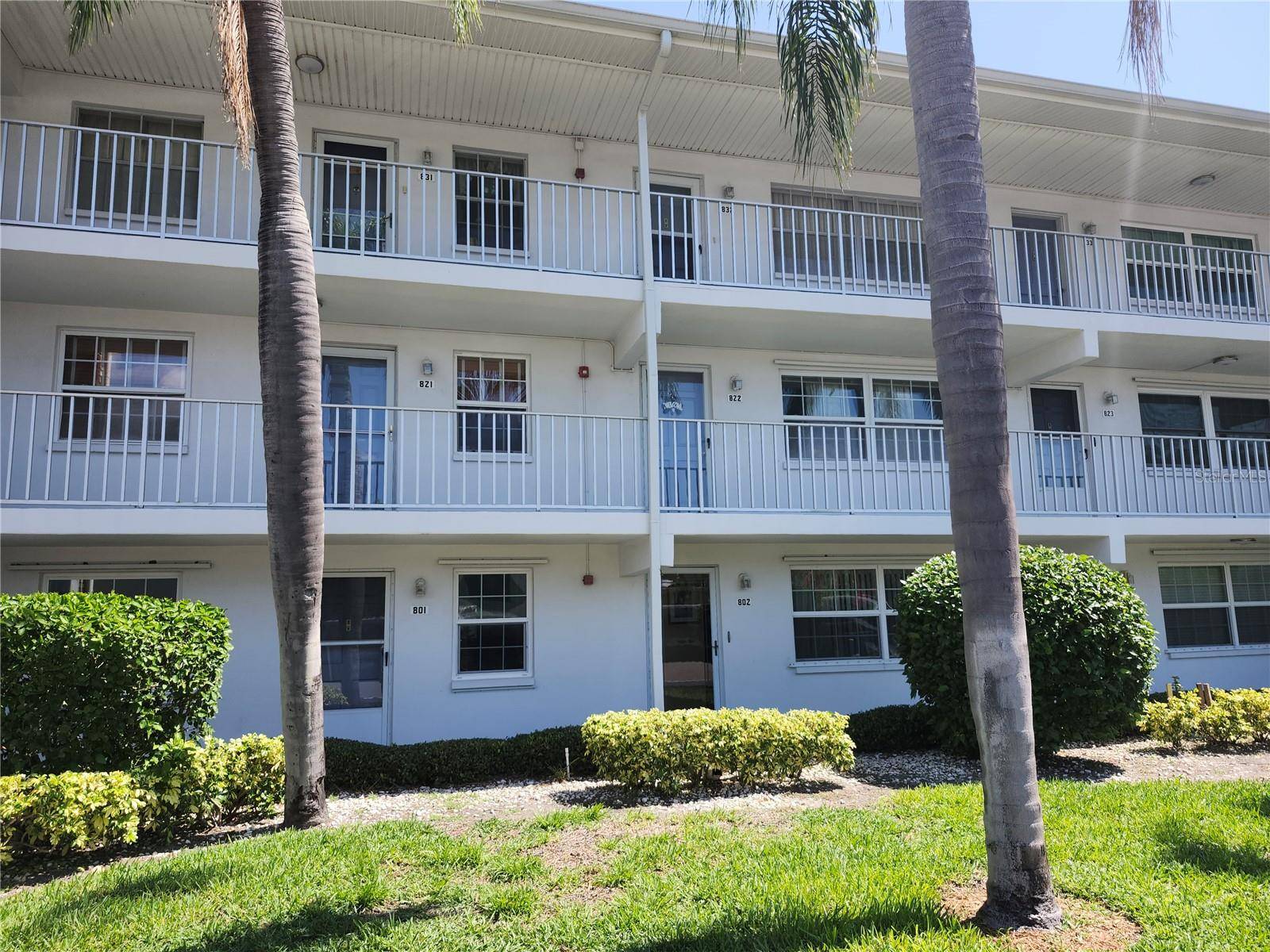 Largo, FL 33771,802 BRANDY WINE DR #802