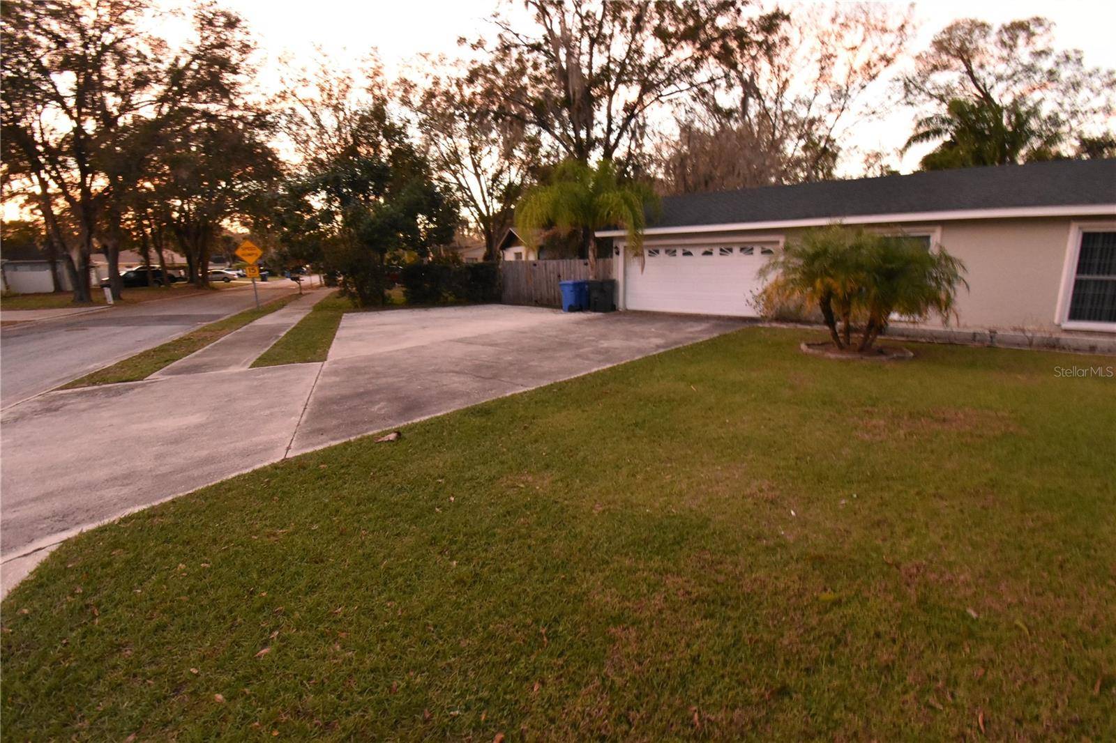 Tampa, FL 33618,13801 CHERRY CREEK DR