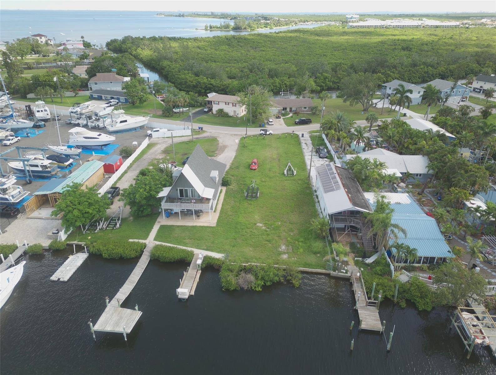 Ruskin, FL 33570,3322 W SHELL POINT RD #B