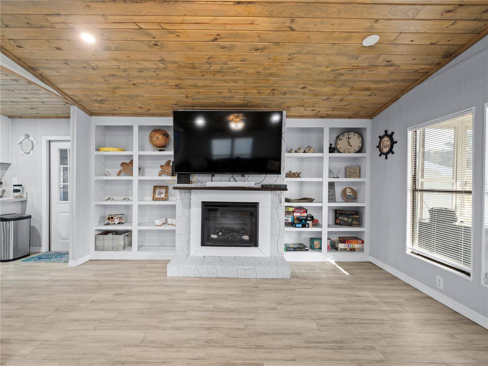 Weeki Wachee, FL 34607,6999 E RICHARD DR