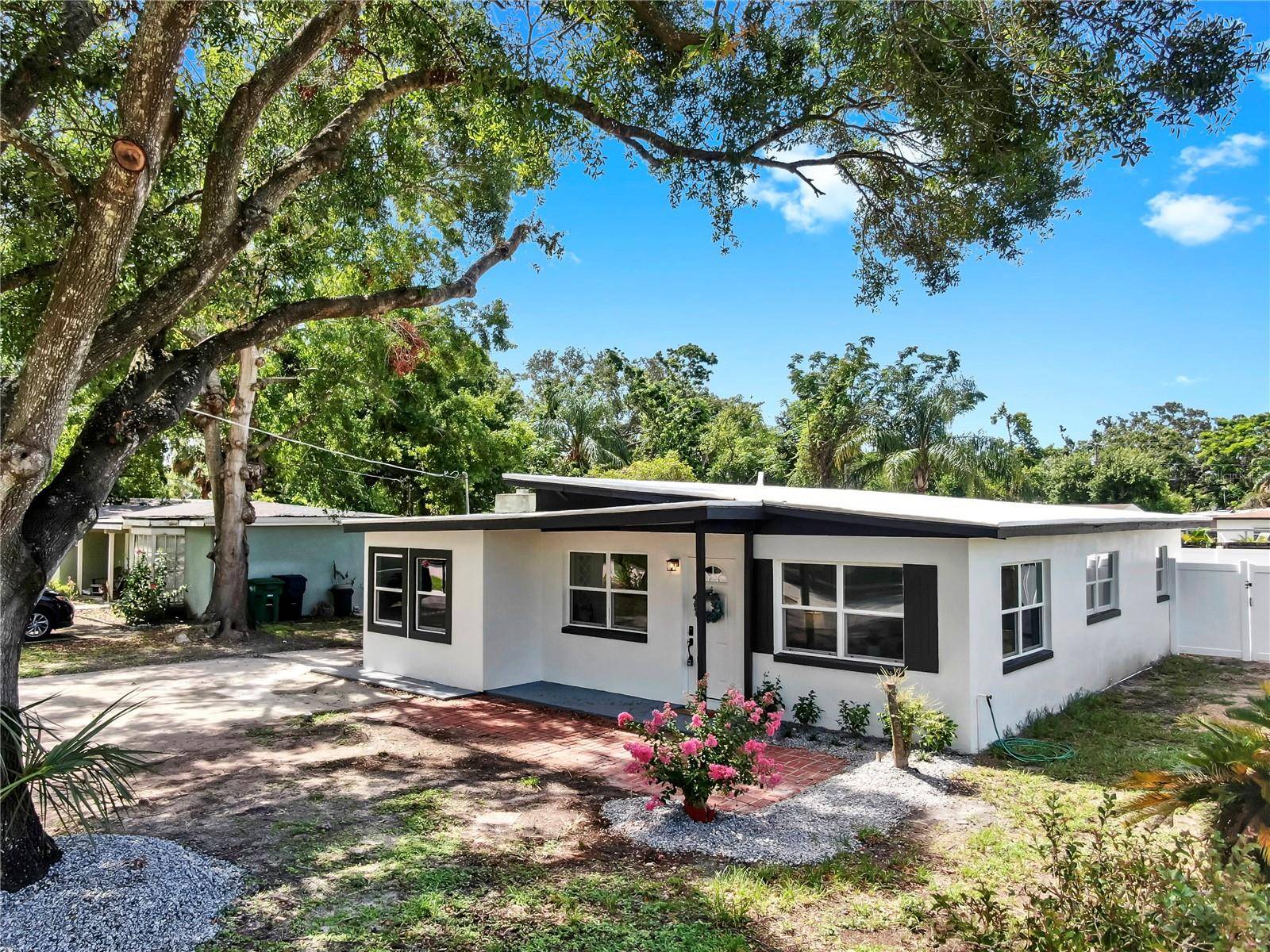Tampa, FL 33611,4112 W LAWN AVE