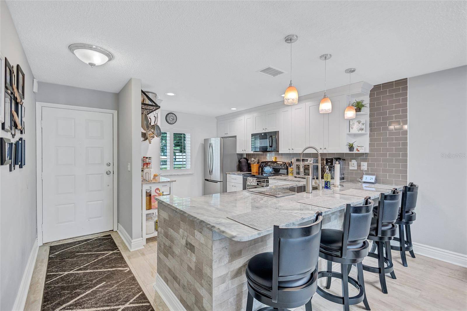 Palm Harbor, FL 34684,900 MACLAREN DR N #D