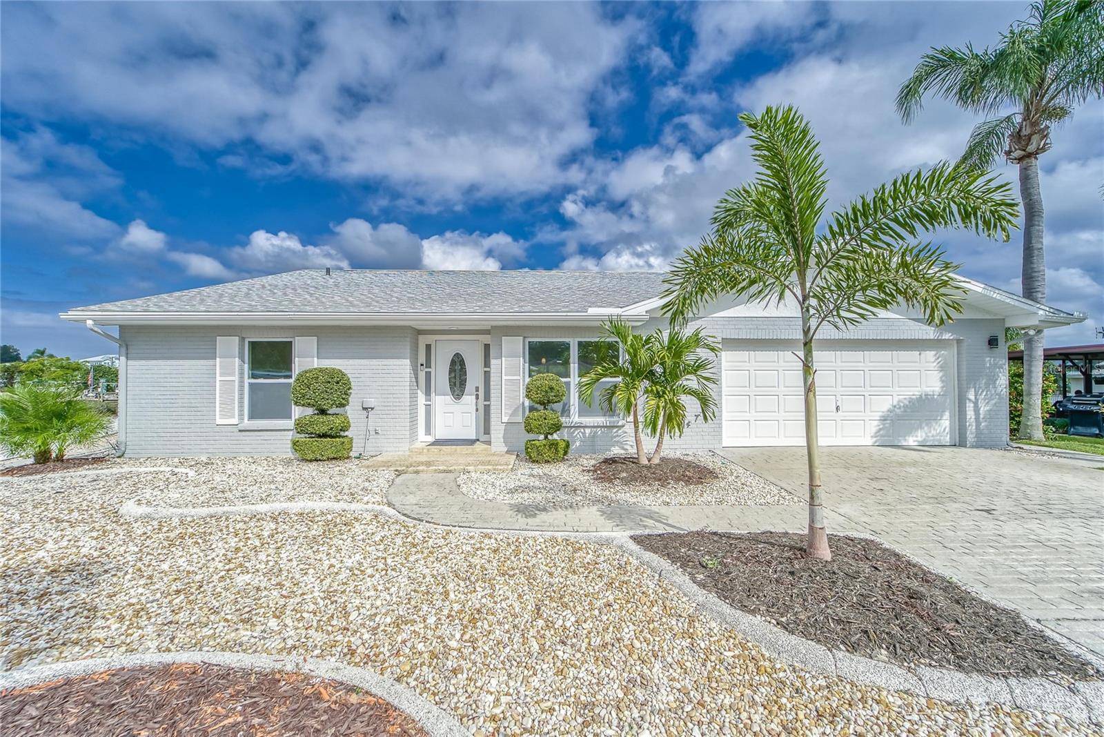 Ruskin, FL 33570,805 LEISEY CIR