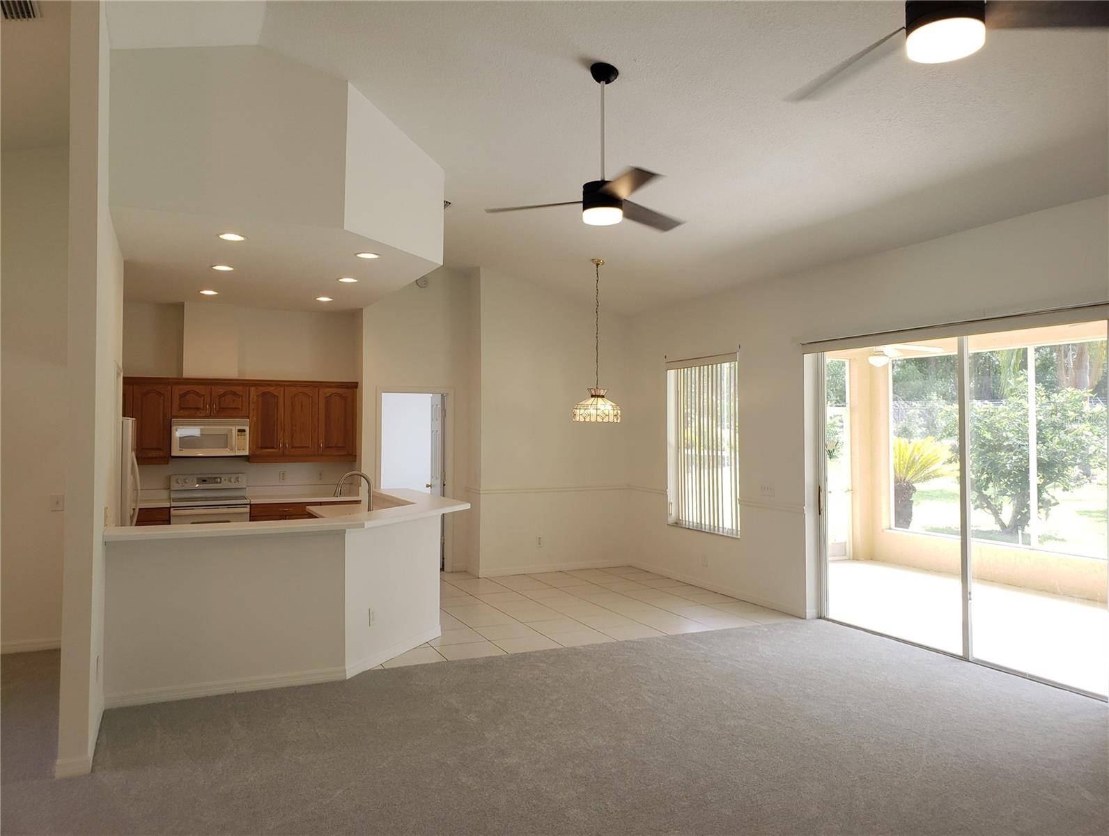 Seffner, FL 33584,327 N TAYLOR RD