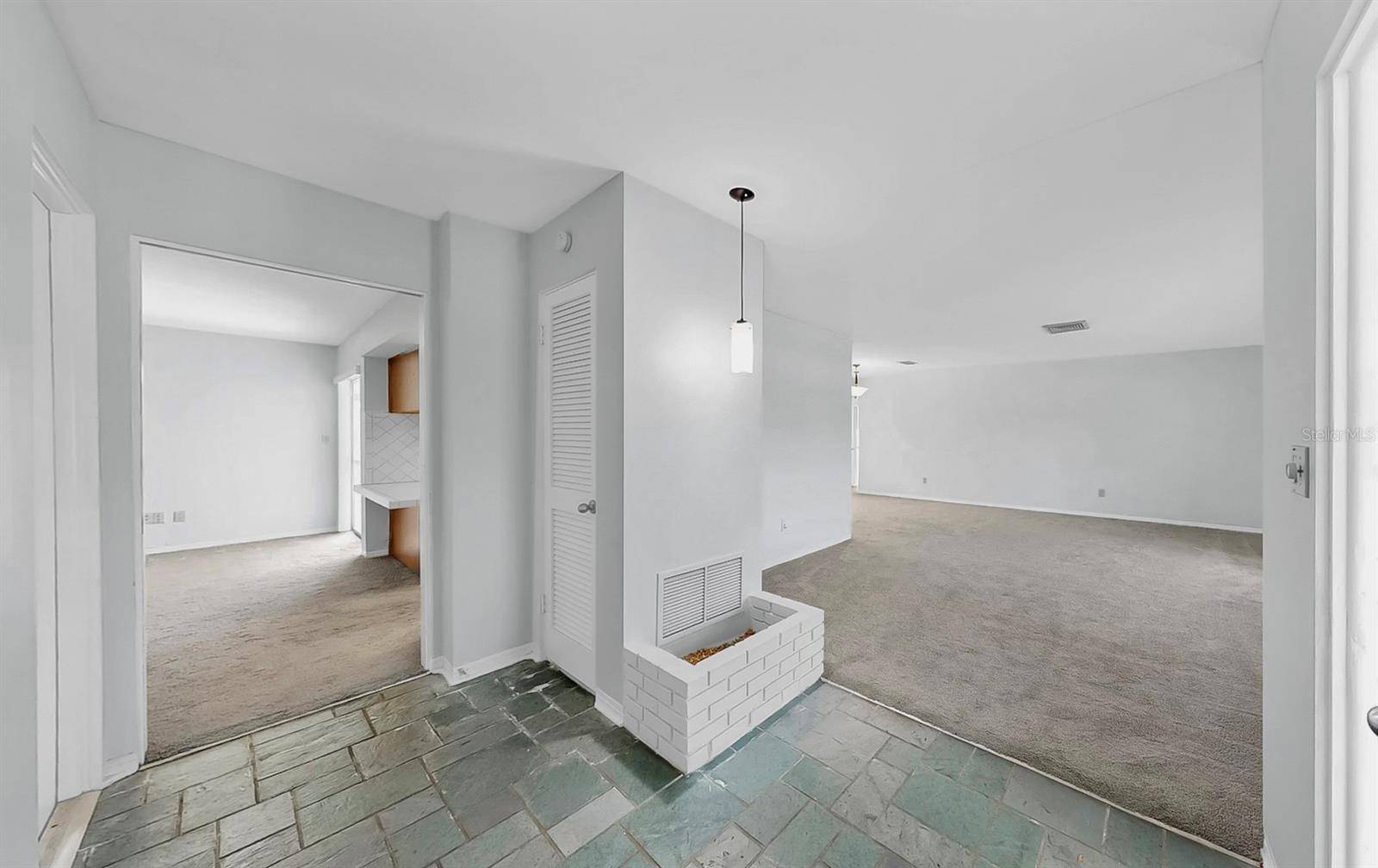St Petersburg, FL 33702,8671 11TH ST N