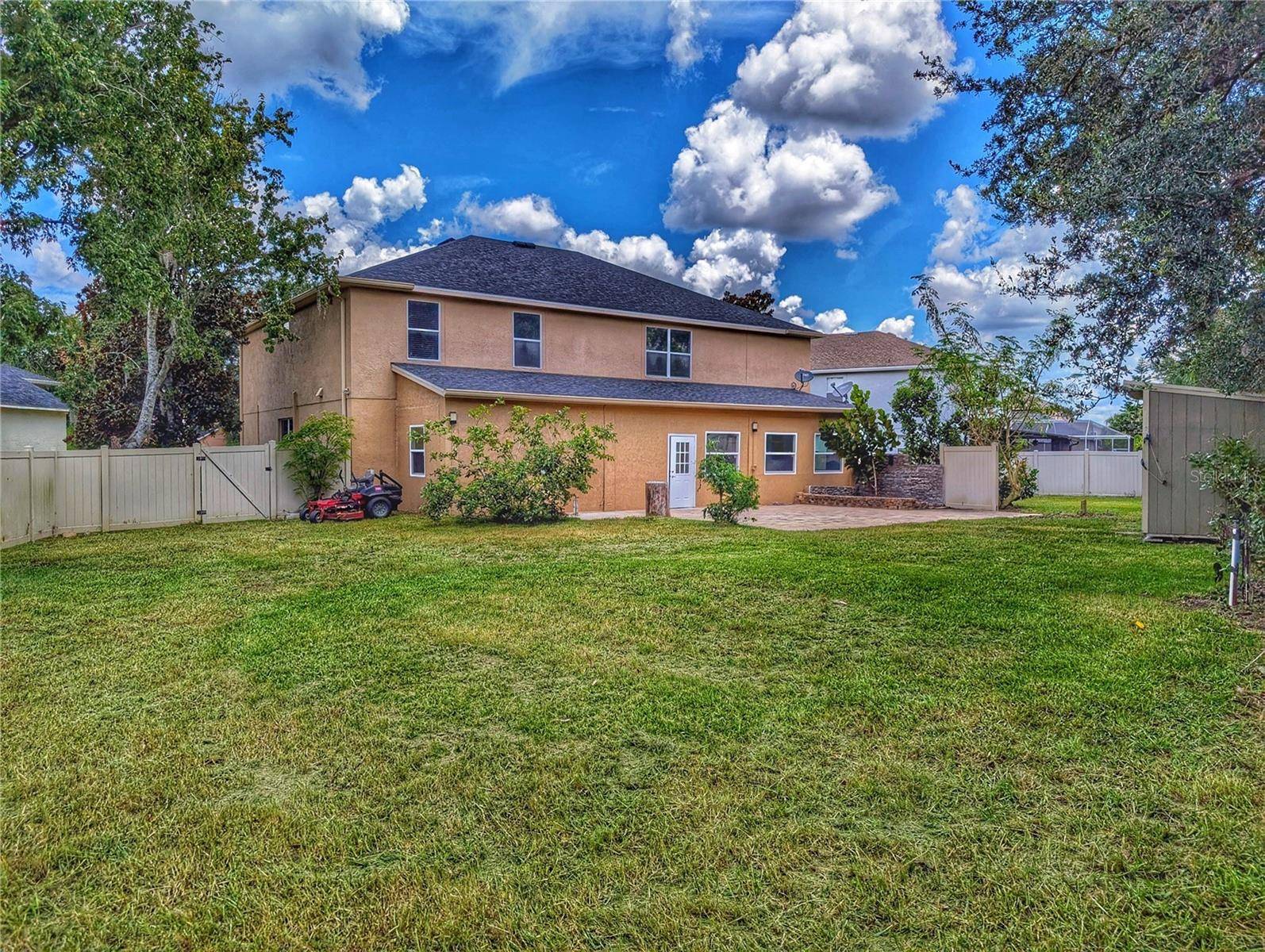 Wesley Chapel, FL 33545,29916 CEDAR WAXWING DR
