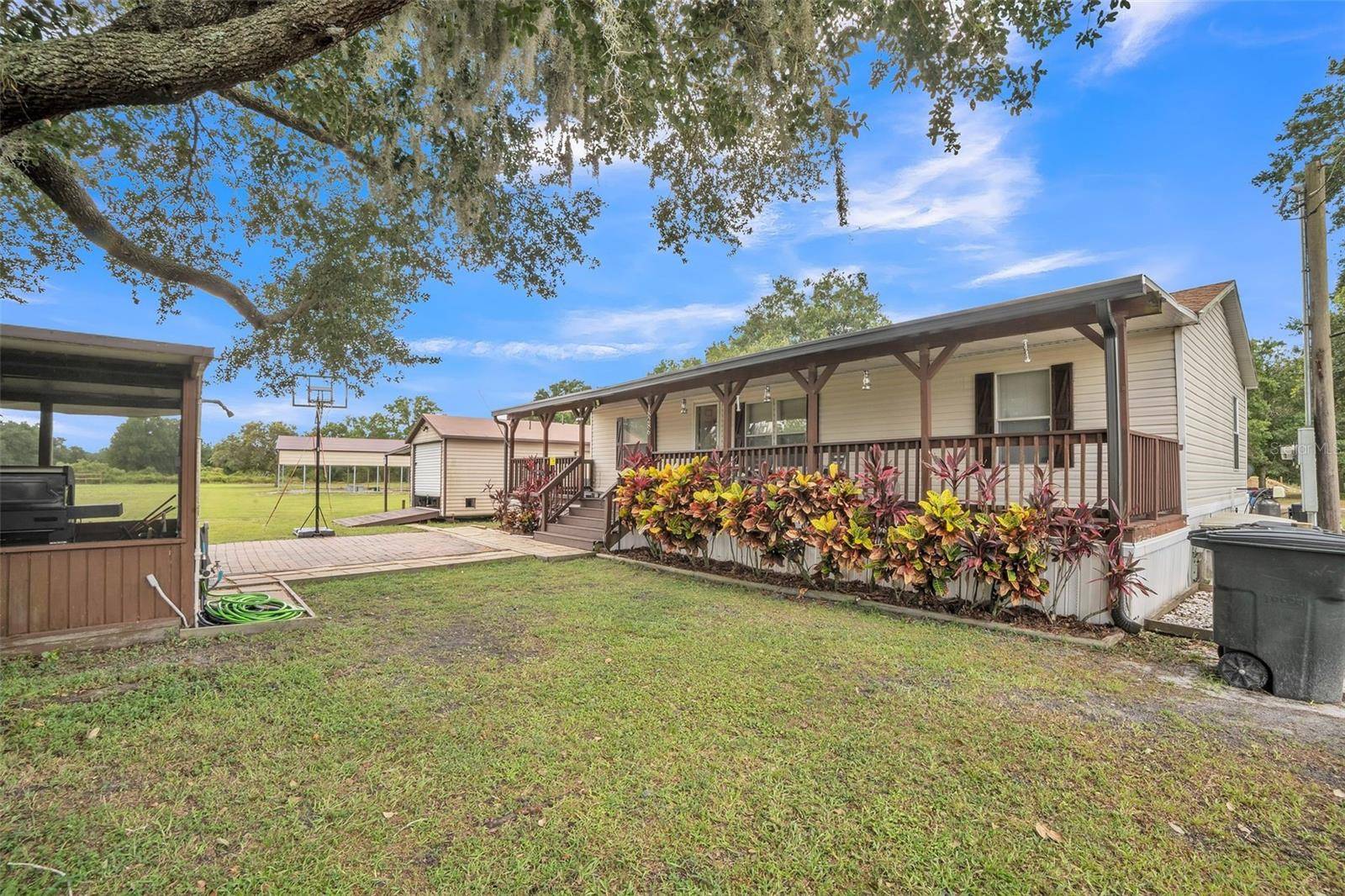 Okeechobee, FL 34972,18286 NW 262ND ST