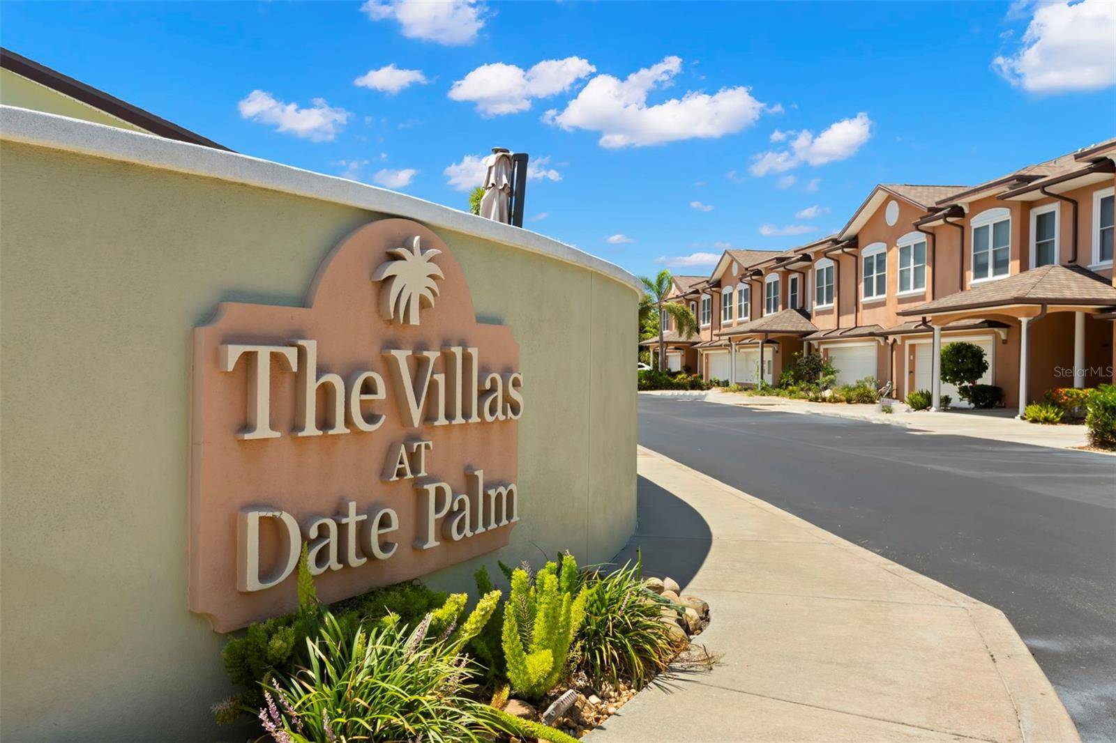 St Petersburg, FL 33707,829 DATE PALM LN