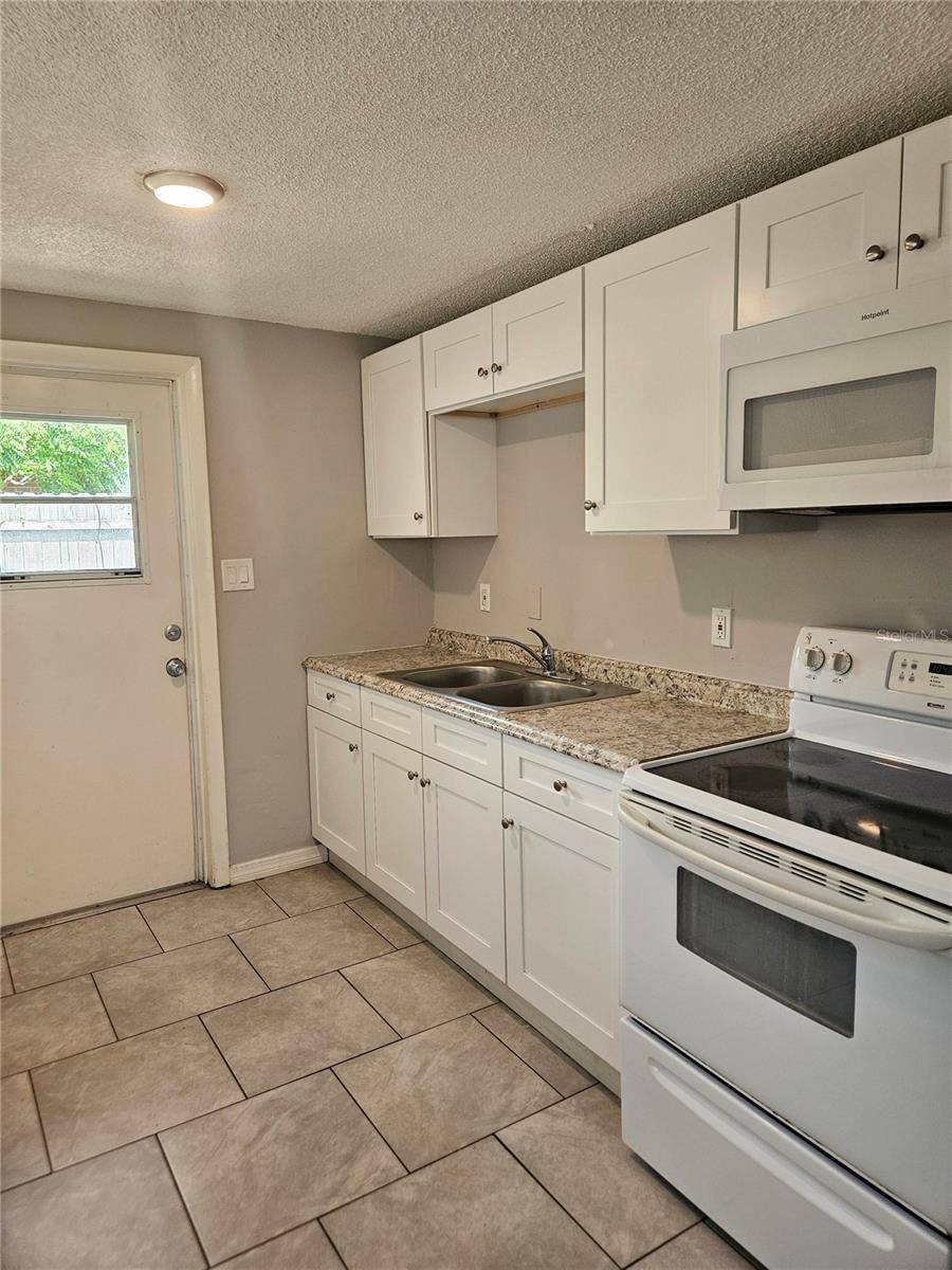 Tampa, FL 33610,5302 OAKWOOD CT #1