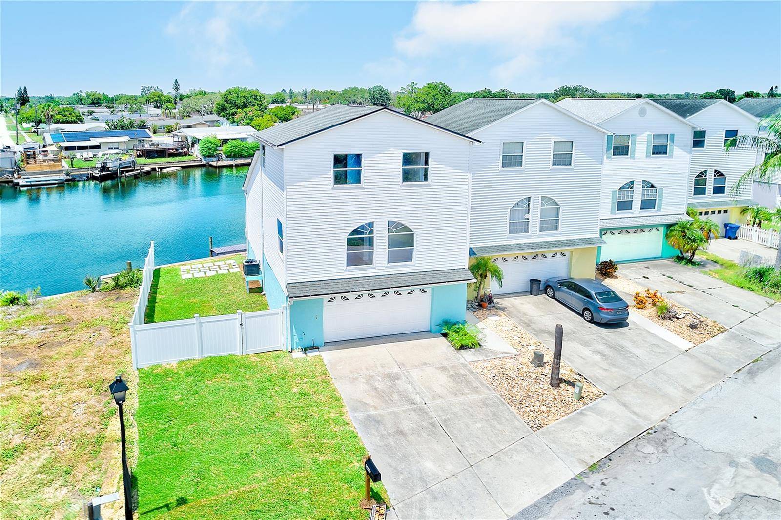 Holiday, FL 34690,5253 BOARDWALK ST