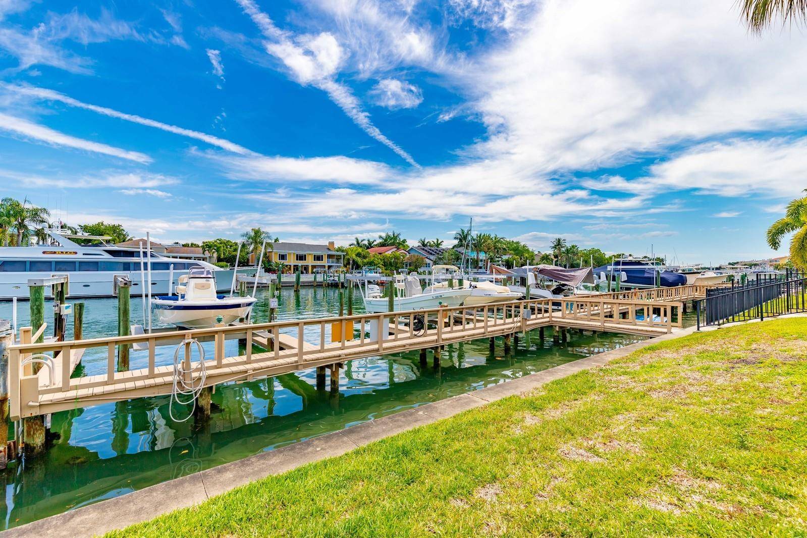 Tierra Verde, FL 33715,745 PINELLAS BAYWAY S #107