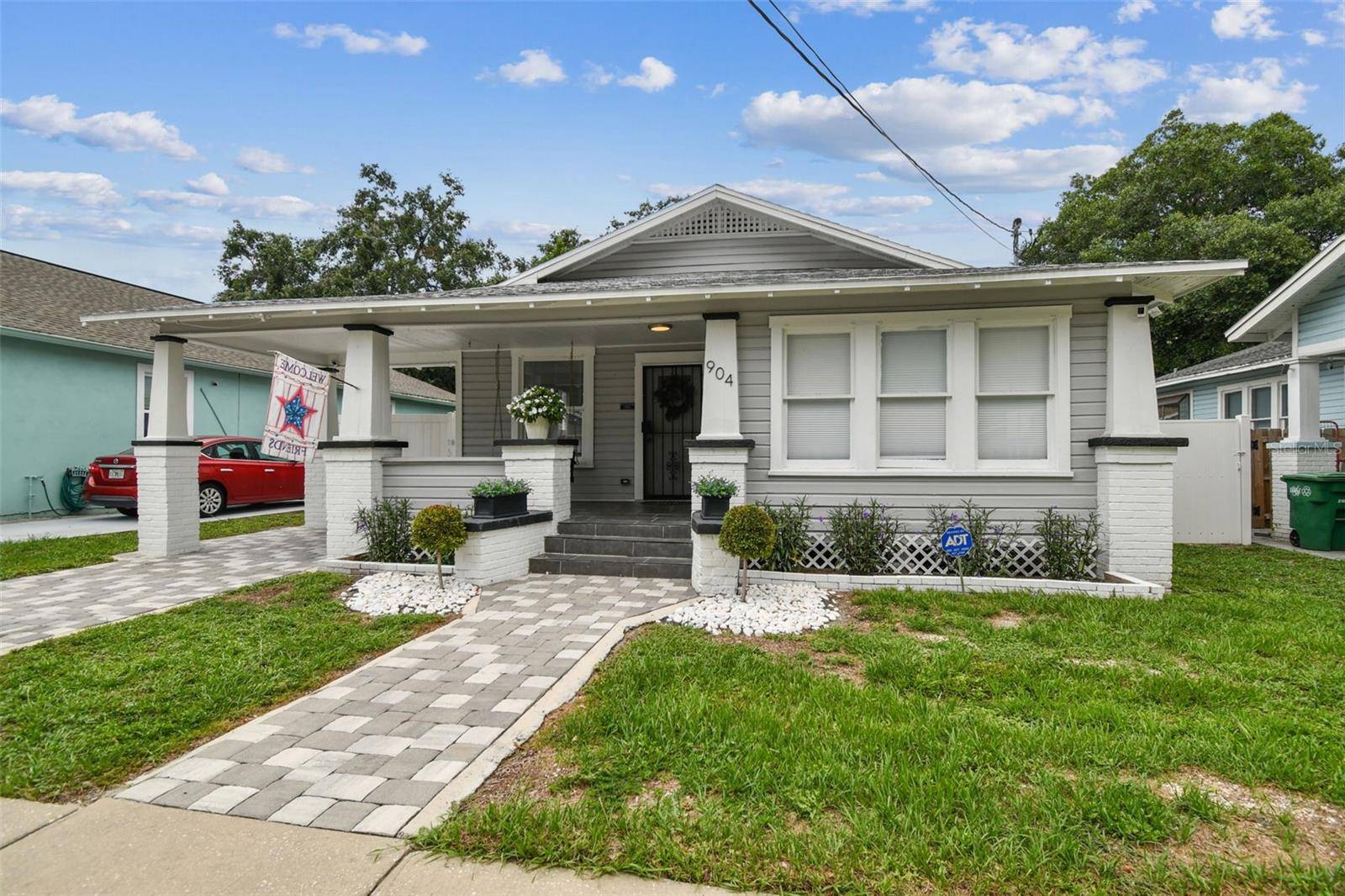 Tampa, FL 33604,904 E HAMILTON AVE