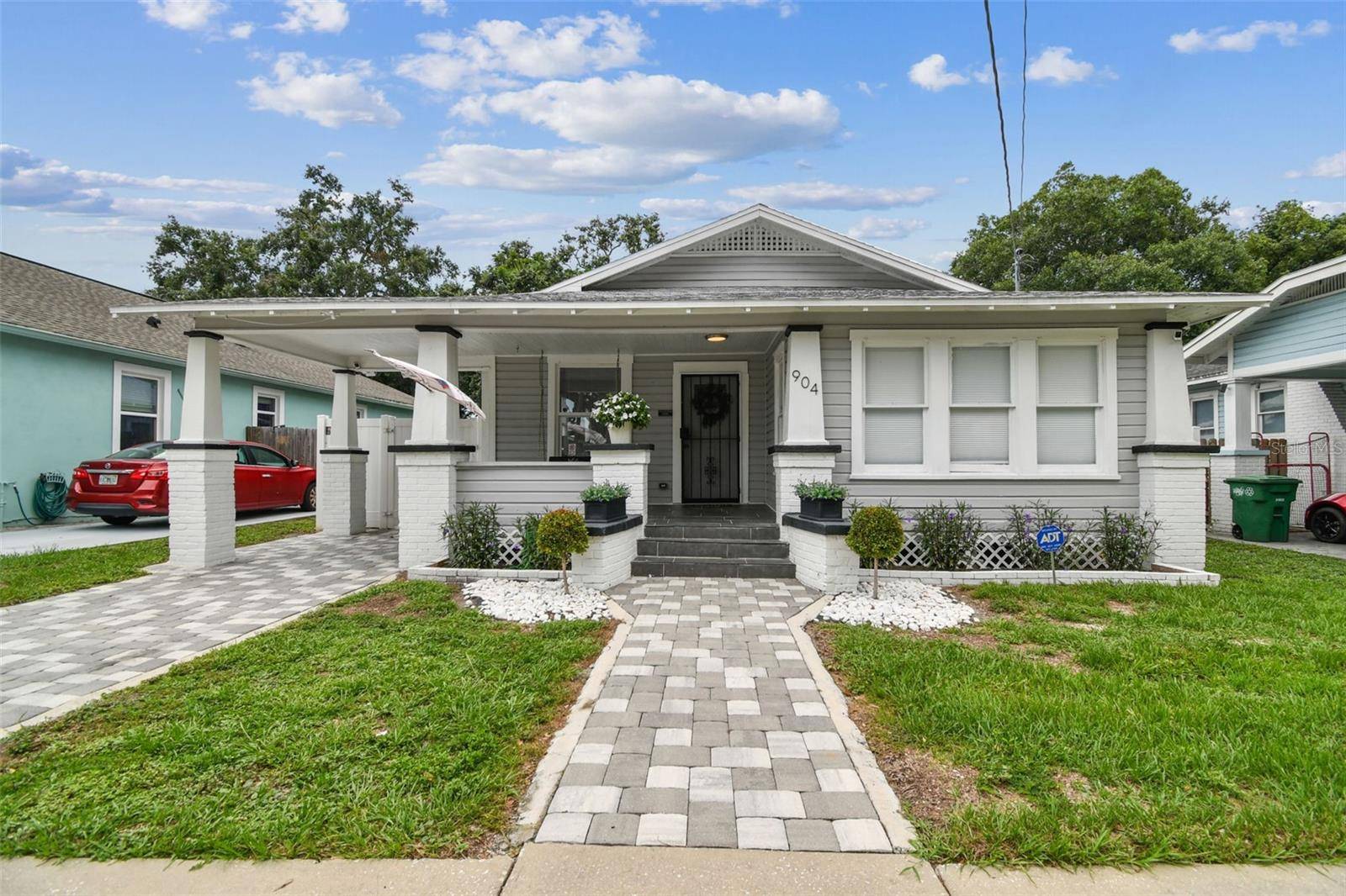 Tampa, FL 33604,904 E HAMILTON AVE