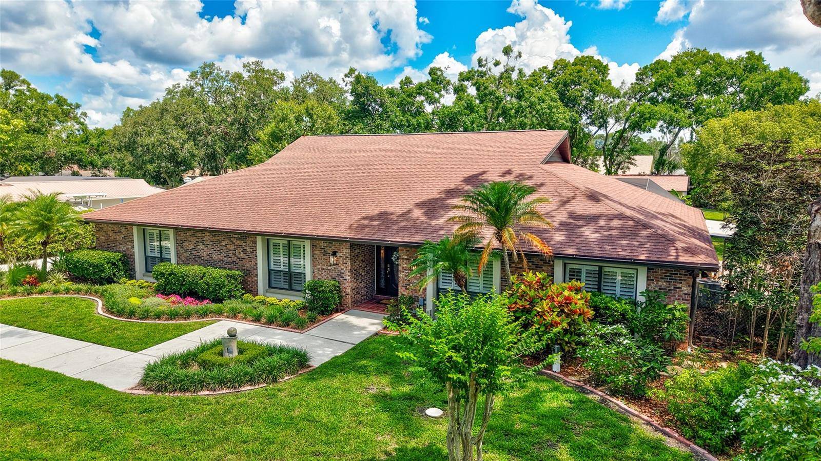 Tampa, FL 33618,3923 HUDSON LN