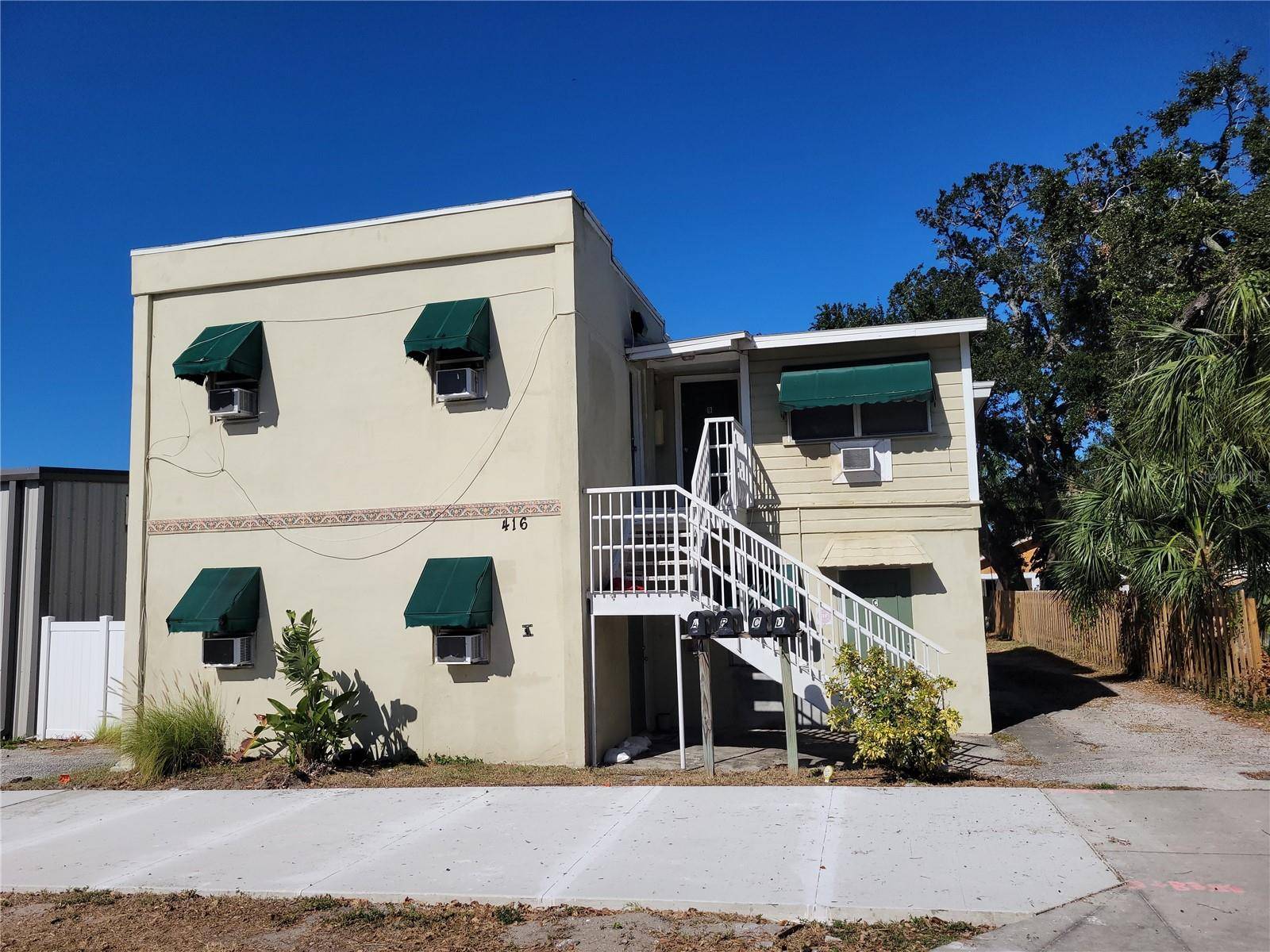 Dunedin, FL 34698,416 SKINNER BLVD #B