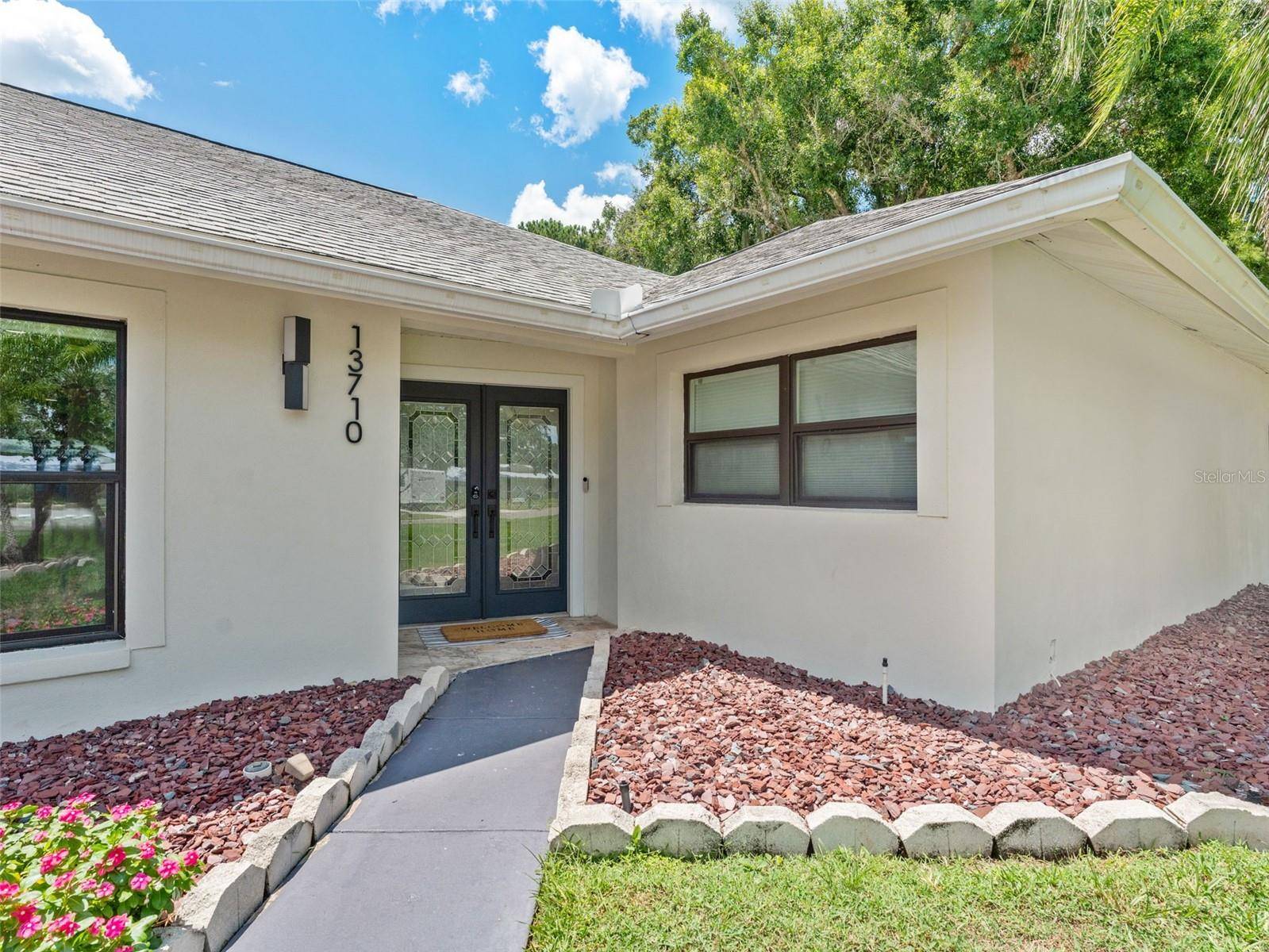 Tampa, FL 33618,13710 WESTSHIRE DR