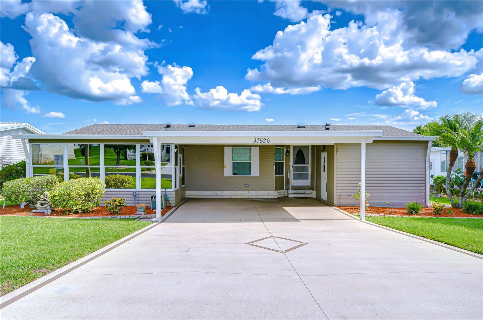 Zephyrhills, FL 33541,37526 NEW HORIZONS BLVD