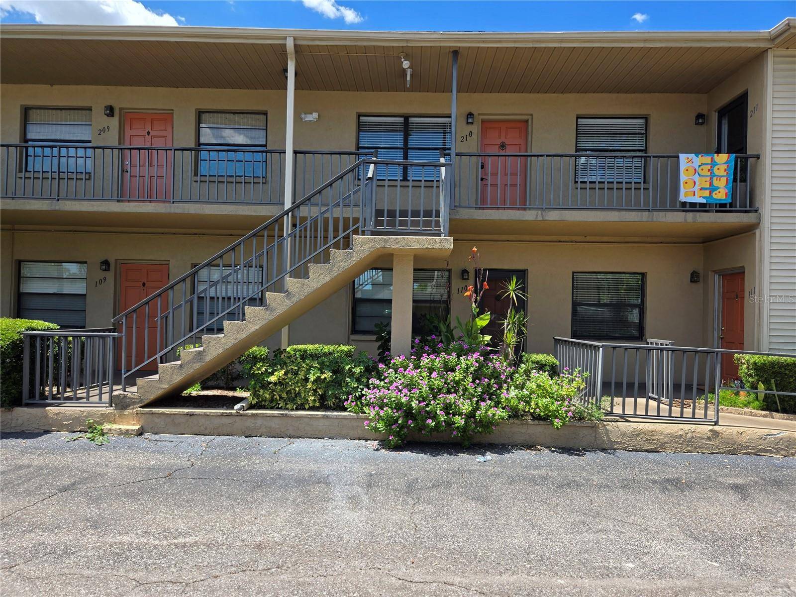St Petersburg, FL 33709,5925 TERRACE PARK DR N #210