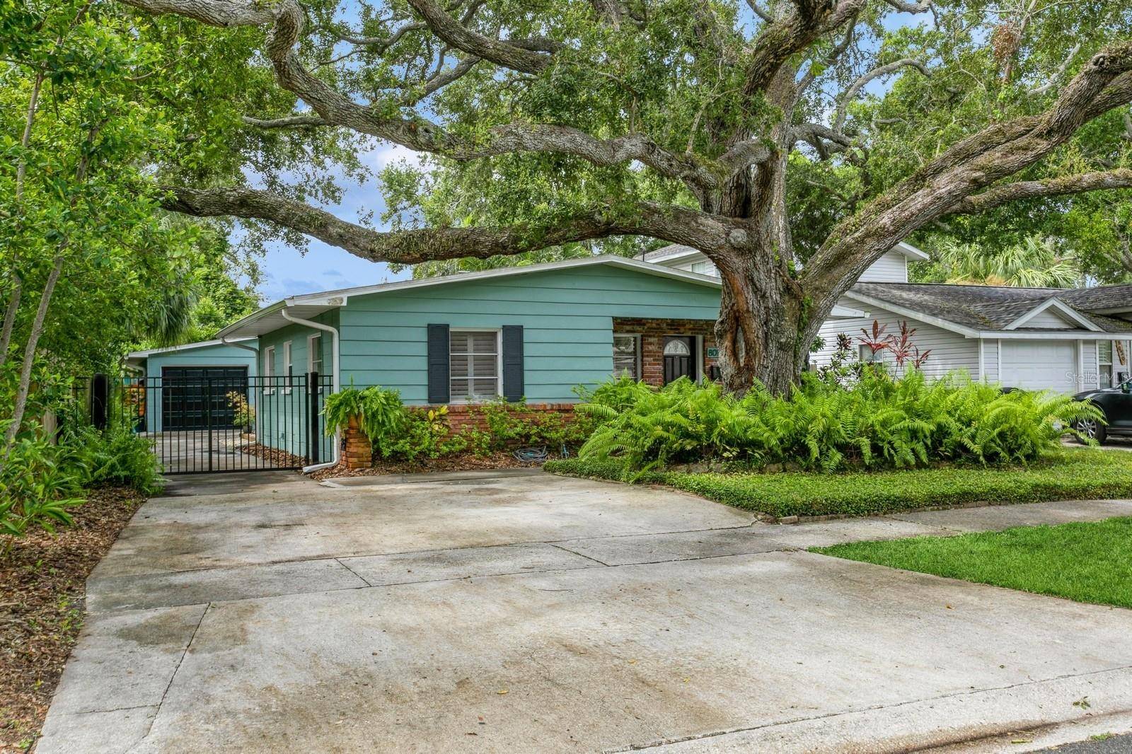 St Petersburg, FL 33710,8014 27TH AVE N