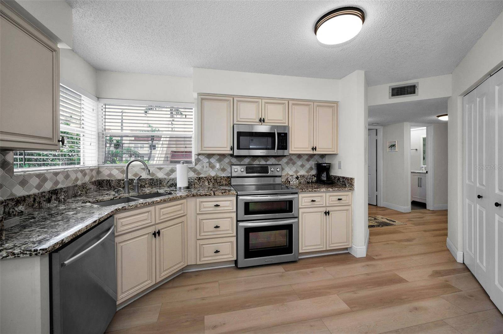 St Petersburg, FL 33715,6080 BAHIA DEL MAR CIR #109