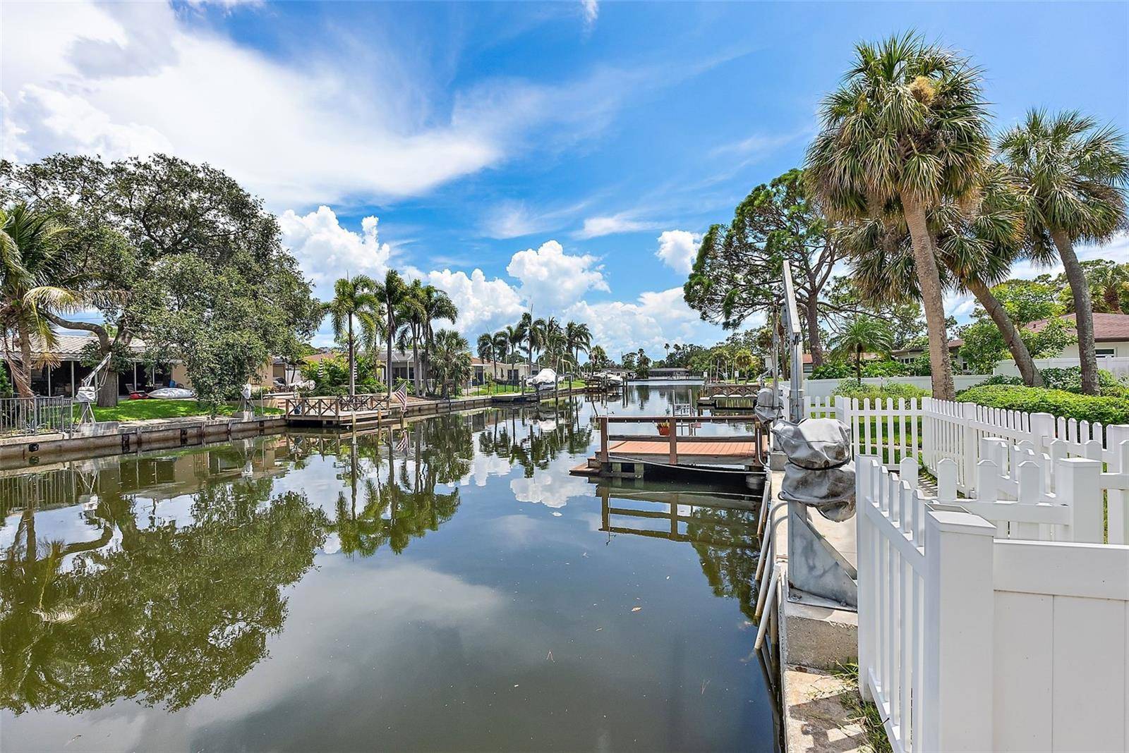 St Petersburg, FL 33703,5285 DOVER ST NE
