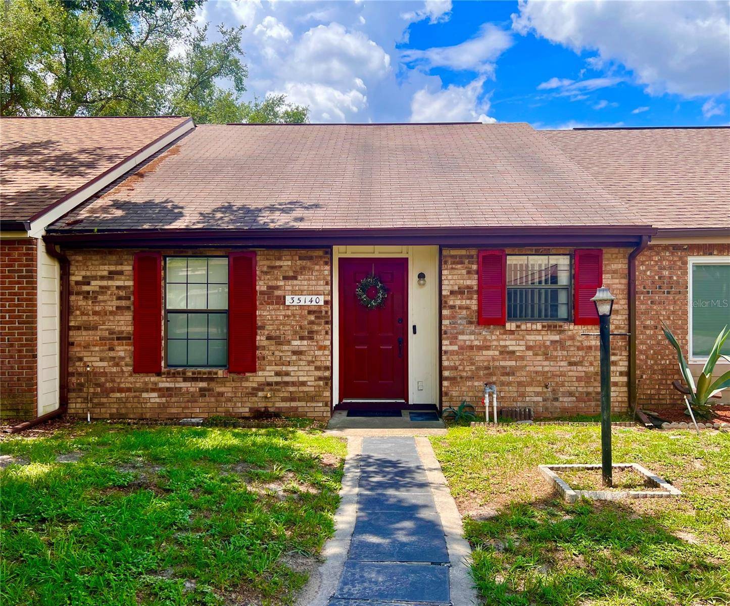 Dade City, FL 33523,35140 WHISPERING OAKS BLVD