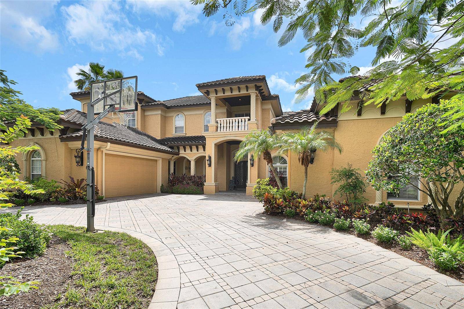Seminole, FL 33777,8707 SILVERTHORN RD
