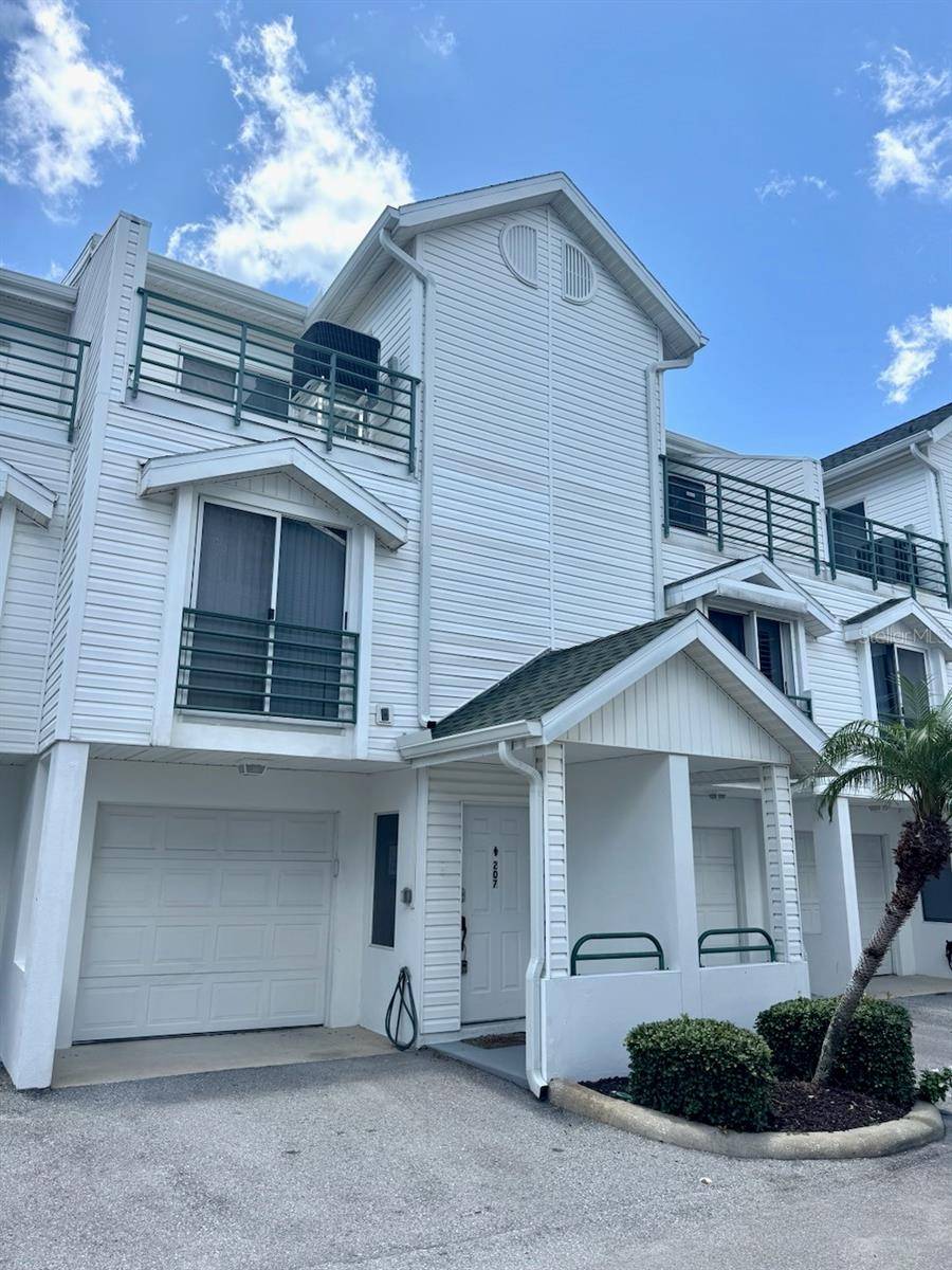 Clearwater Beach, FL 33767,320 ISLAND WAY #207
