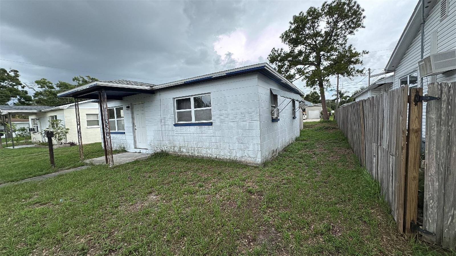 St Petersburg, FL 33713,2410 38TH AVE N