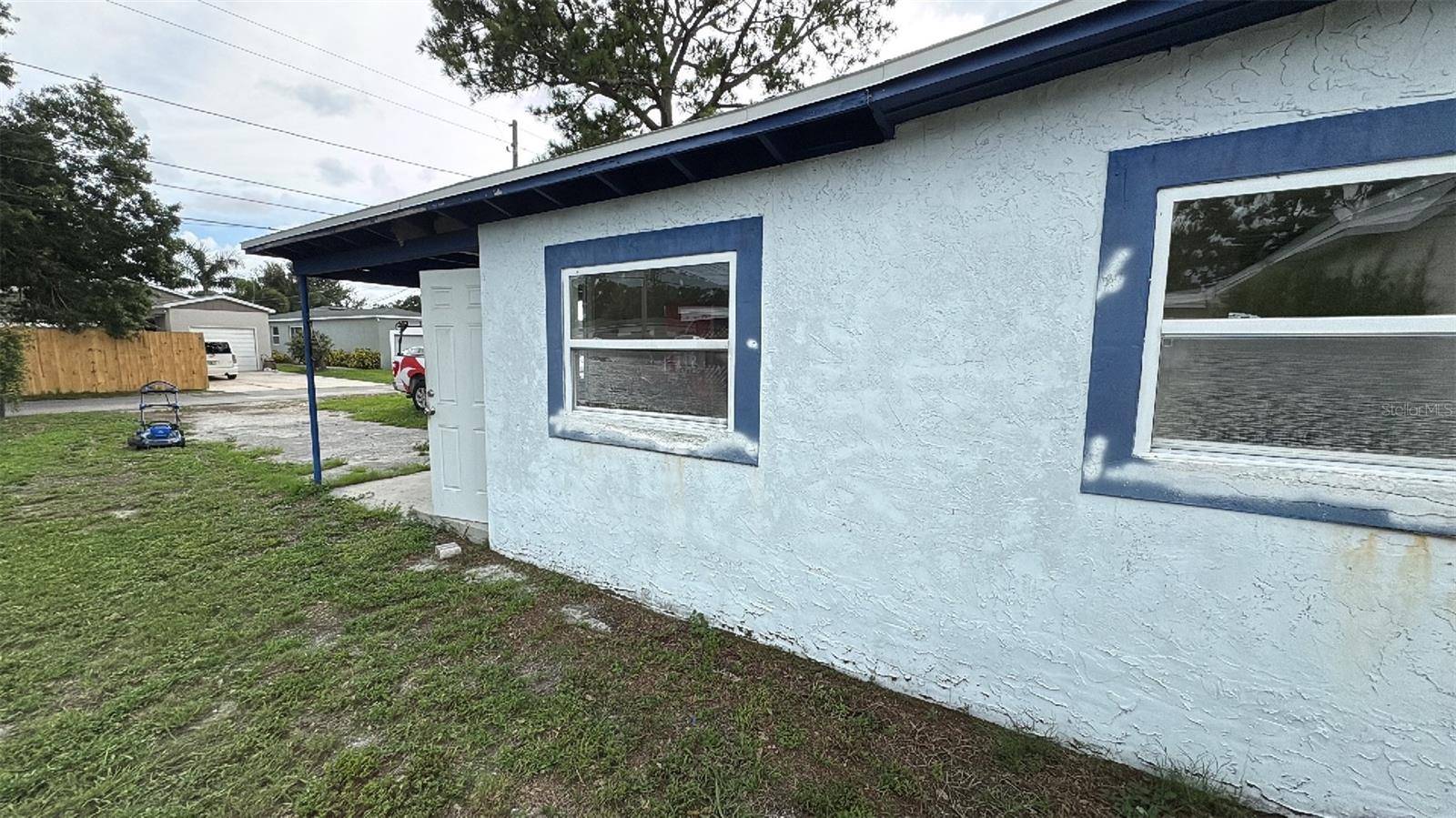 St Petersburg, FL 33713,2410 38TH AVE N